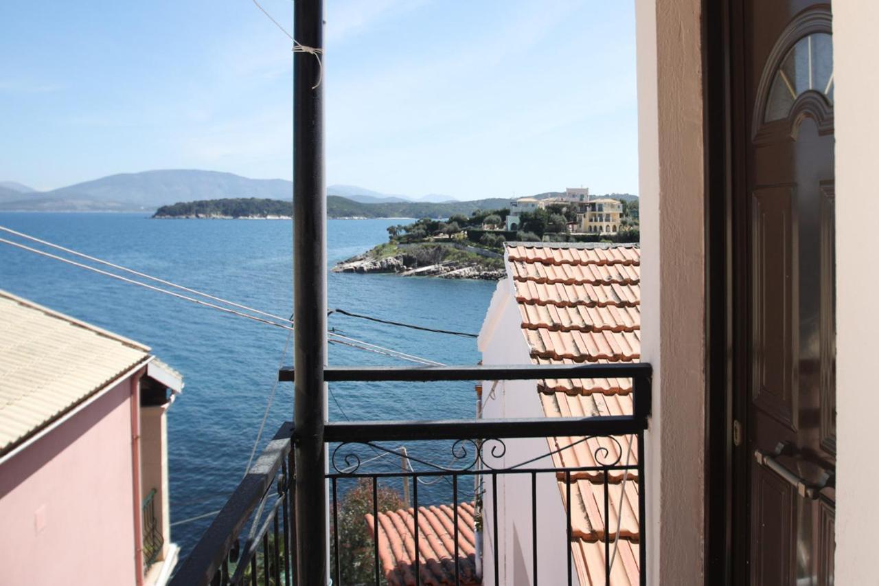 Villa Gabriela'S Seaside House Kassiopi Exterior foto