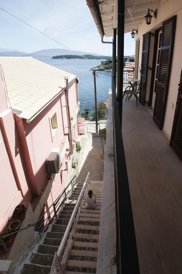 Villa Gabriela'S Seaside House Kassiopi Exterior foto